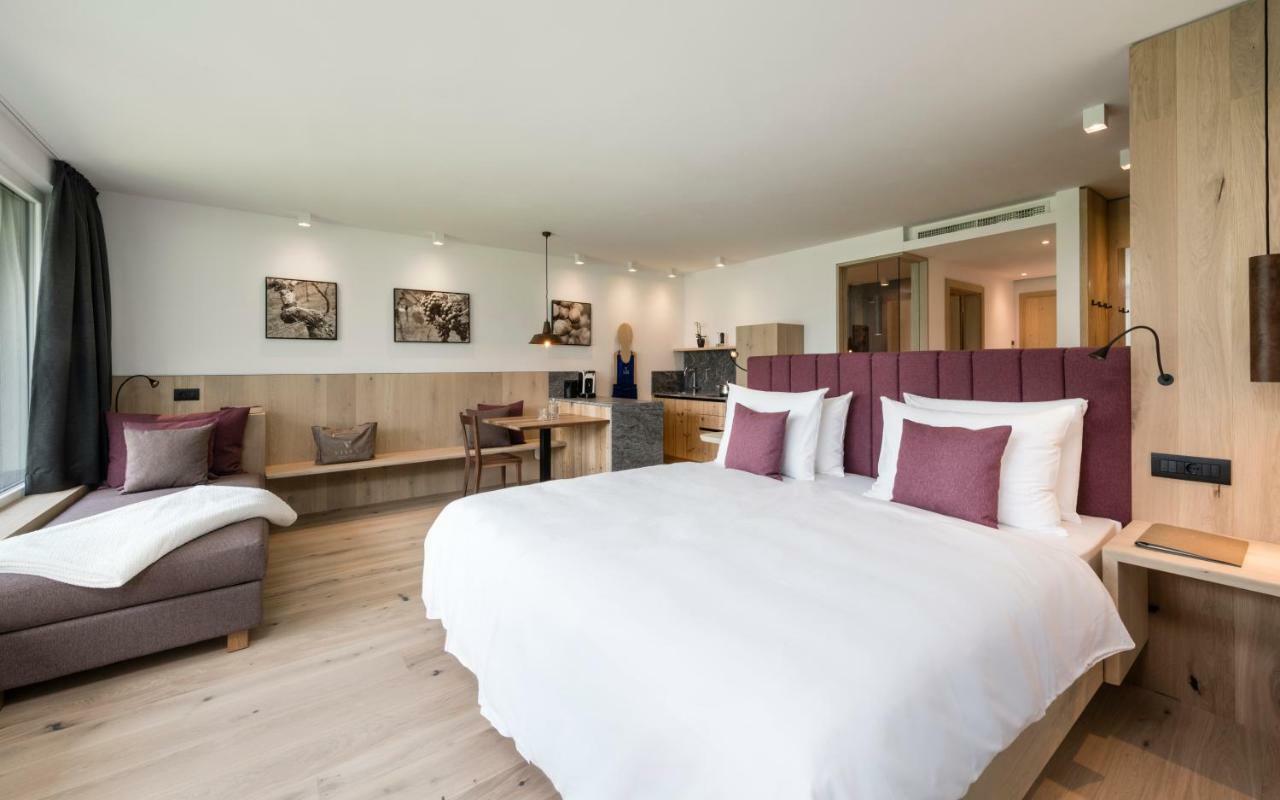 Vinea - Suites Тіроло Екстер'єр фото